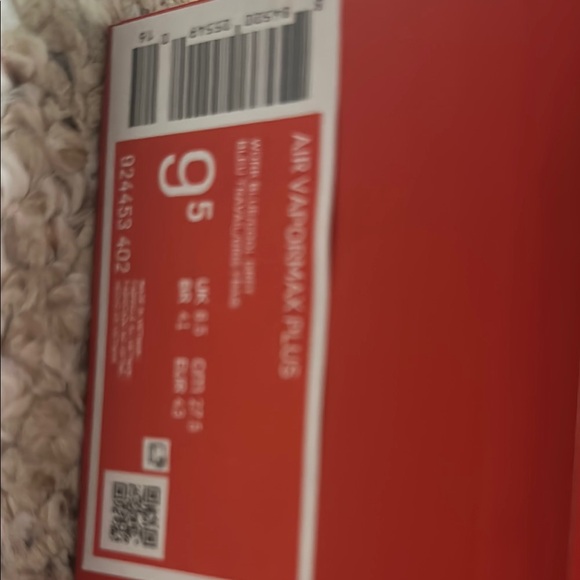 Air Vapormax Plus Nike Blue Sneakers with Textured Upper and Athletic Silhouette - Picture 2 of 6